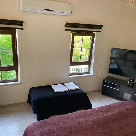 Old Town Castle House-detached House 3*